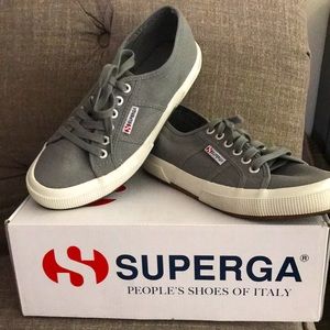 Superga size 8. Kendall Grey